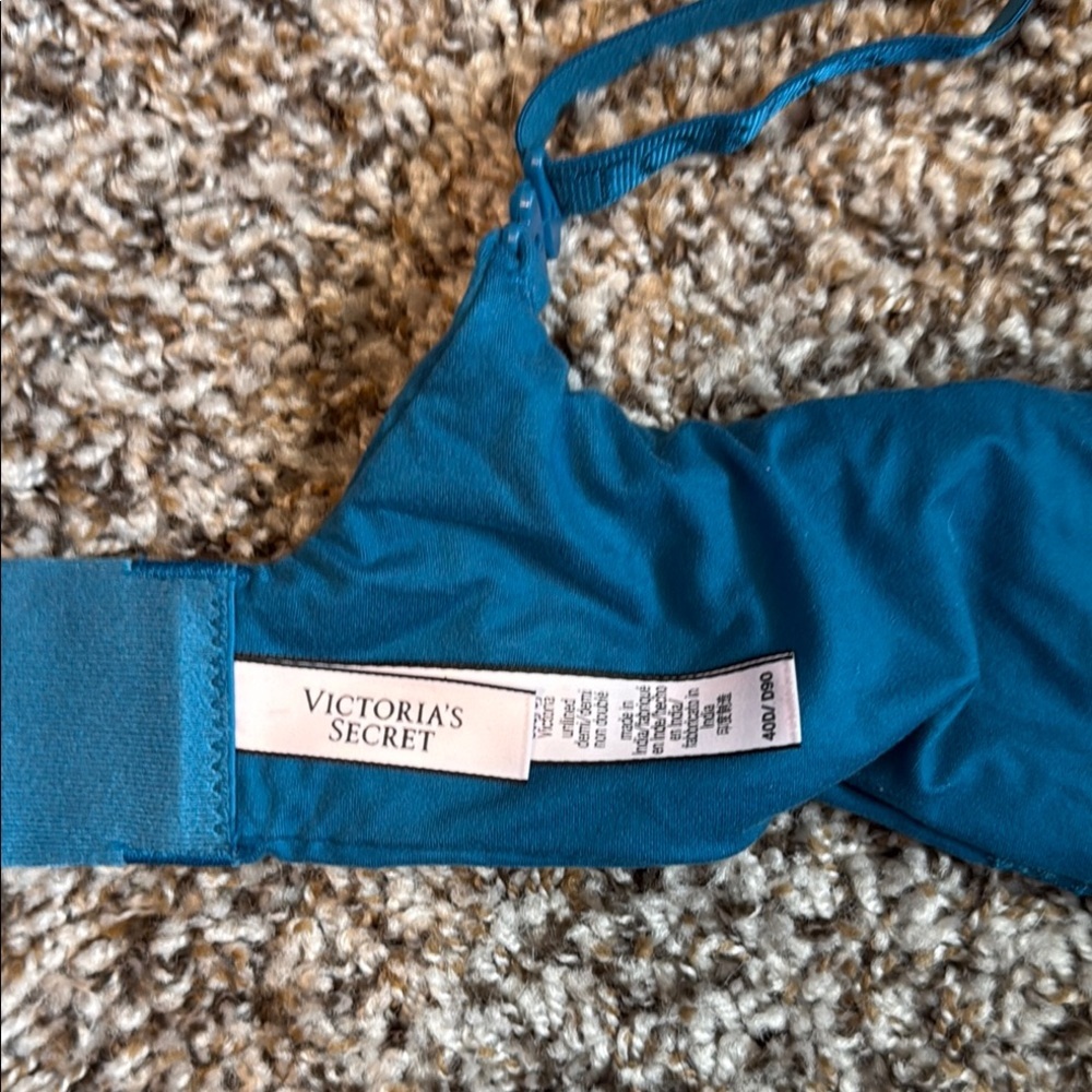 EUC Victoria’s Secret Elegant Blue Lace Underwire Bra - 40D​ - Picture 8 of 9